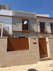 Casa  Avenida pruna. Acogedora casa en avenida de pruna con espacios amplios y confor