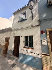 Haus  Cruz verde 35. Casa para reformar en calle cruz verde!