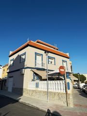 Haus in Morón de la Frontera. Espectacular casa con vistas a la sierra y amplios espacios! zon