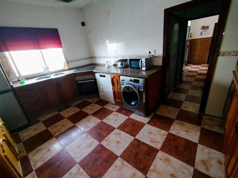 Foto 1c1577a9-2f38-41cf-9566-fa2178cd6ea0. Casa a Morón de la Frontera