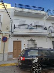 Maison à Morón de la Frontera. Casa en venta calle de los guarnicioneros. gran oportunidad.