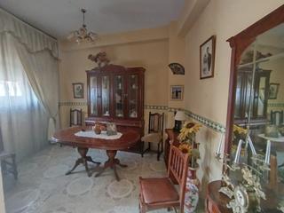 Maison à Morón de la Frontera. Casa en venta en calle gerena
