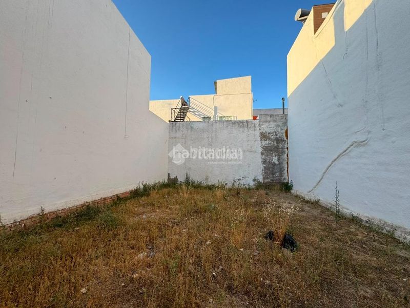 Foto a13f3fc3-c24e-4975-9929-fd0b649310bf. Terreny residencial a Viso del Alcor (El)