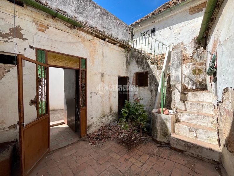 Foto f43bdeba-e2e5-4da6-ba6c-e991cc106cb7. Casa amb calefacció a Carmona