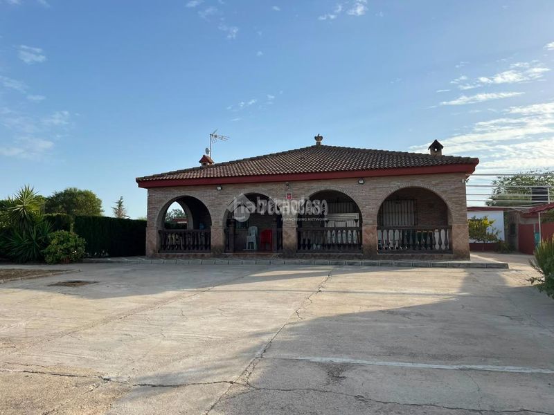 Foto 617f50df-9f41-4a4d-bce0-40ebd4909936. Masia a Carmona