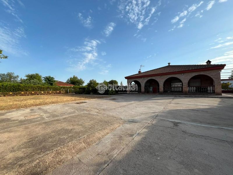 Foto c2b97767-754d-4fb7-98be-1892109cb203. Masia a Carmona