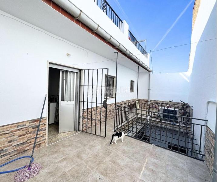 Foto d3bbd575-afa2-4da4-9634-0f1c9e48a534. Casa  en venta en las cabezas de san juan en Cabezas de San Juan (Las)