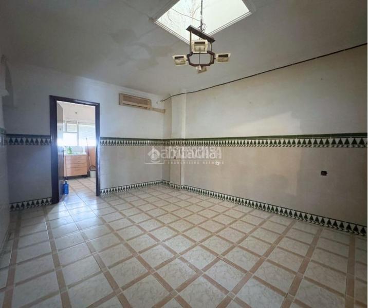 Foto 556635a8-8b92-4aab-a54e-8c0c104e839a. Casa  en venta en las cabezas de san juan en Cabezas de San Juan (Las)