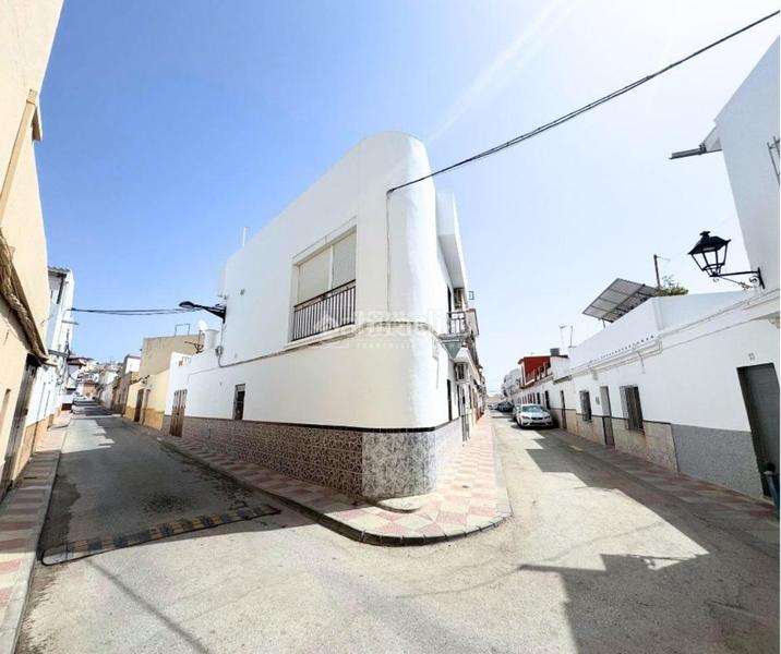 Foto 414cdca2-700f-4b05-9aaf-ca7392e59277. Piso  en venta en las cabezas de san juan en Cabezas de San Juan (Las)
