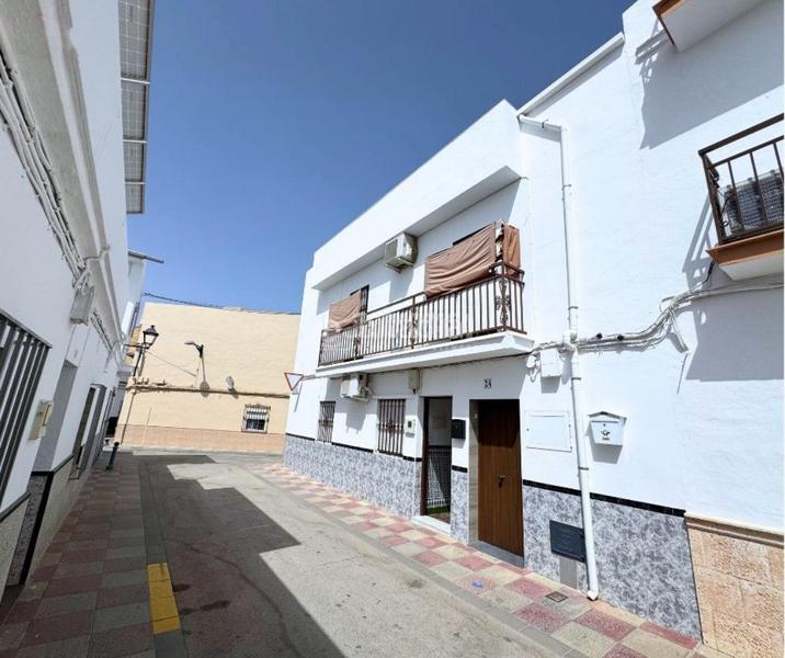 Foto fe442bd4-fd00-422e-bc80-bc33ab27ad61. Piso  en venta en las cabezas de san juan en Cabezas de San Juan (Las)