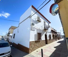 Maison à Cabezas de San Juan (Las). Casa en venta en las cabezas de san juan