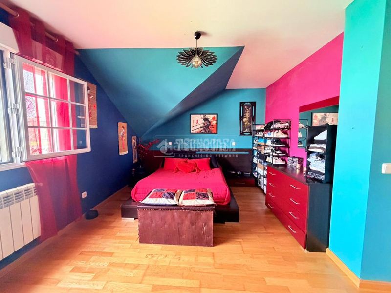 Foto 06e3e47c-3044-4006-9314-d19dde737e95. Casa aparellada amb aparcament a Torrecastillo Seseña