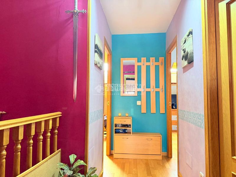 Foto 41ce3a08-0c8c-4d43-978e-16cc28c4e259. Casa aparellada amb aparcament a Torrecastillo Seseña