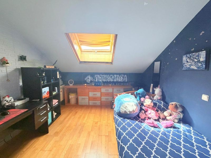 Foto 62cdc883-818e-44db-97ca-212a0c00c28e. Casa aparellada amb aparcament a Torrecastillo Seseña