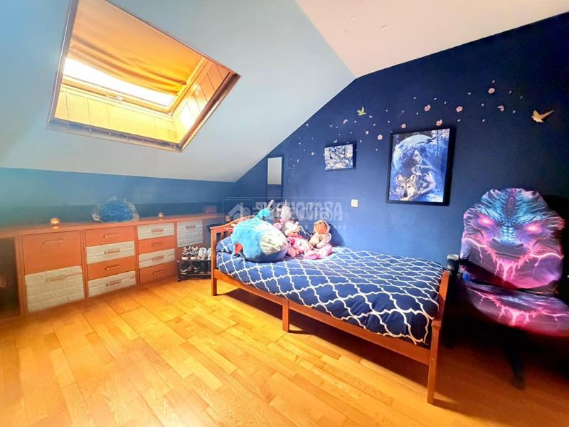 Foto 6f1e5646-d47a-404f-8e8b-8c0538aa96a2. Casa aparellada amb aparcament a Torrecastillo Seseña