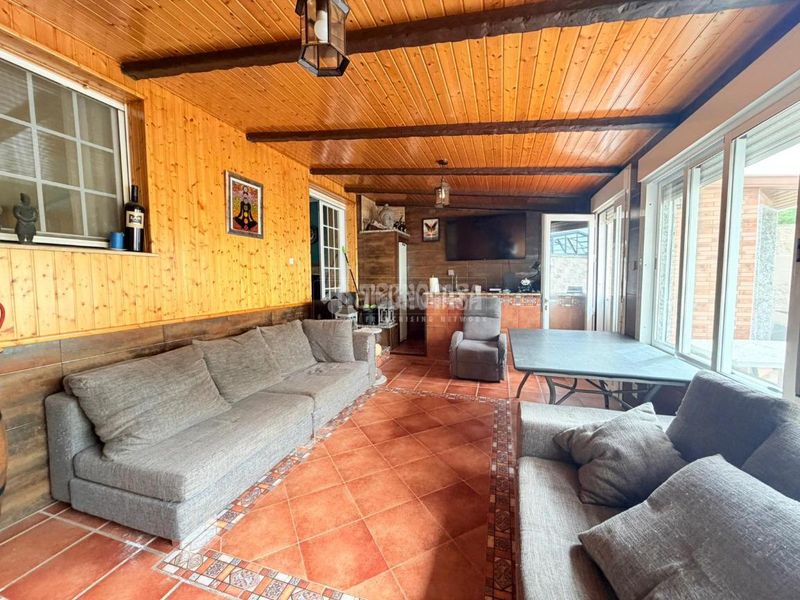 Foto 9a6f80e5-ed06-4843-9ddf-7180cf16e0c8. Casa aparellada amb aparcament a Torrecastillo Seseña