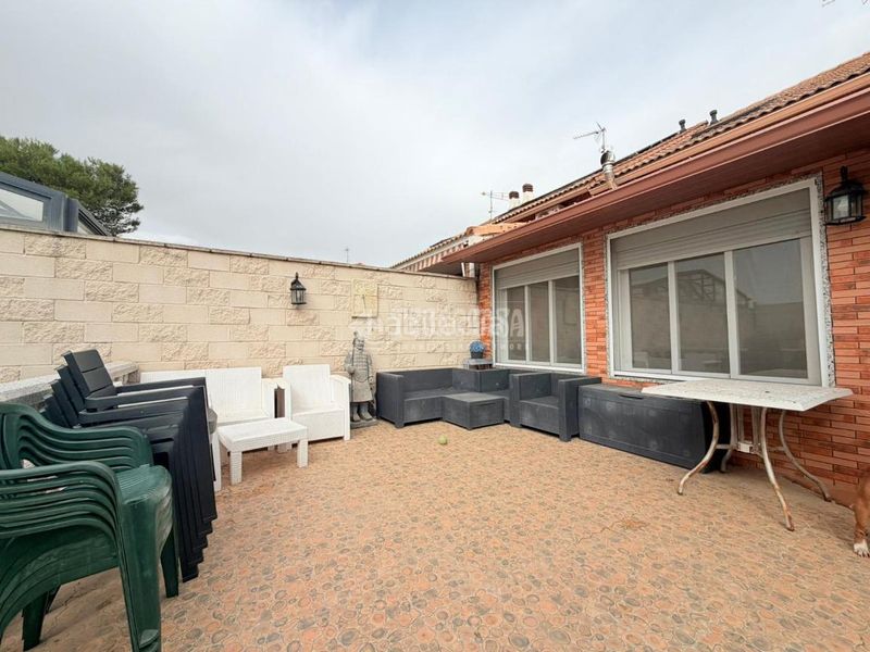 Foto d4d307b0-c2a3-4099-82c5-dbe7651834f5. Casa aparellada amb aparcament a Torrecastillo Seseña