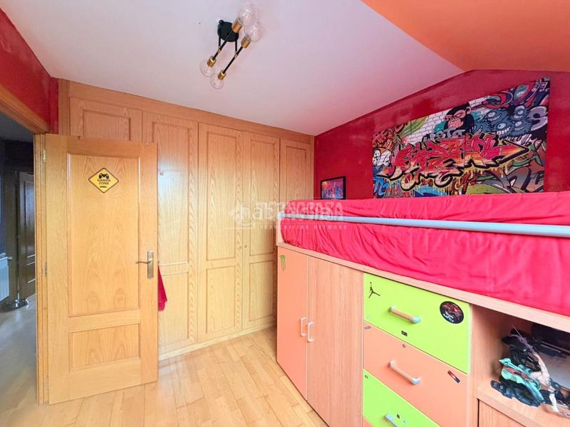 Foto e8afb123-f814-4d49-ab4f-f1582ccf19ee. Casa aparellada amb aparcament a Torrecastillo Seseña