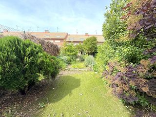 Casa aparellada a Torrecastillo. Casa en venta en seseña