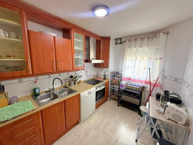 Foto ed0b9976-f880-4cb0-a799-3a66ea6d79e7. Casa aparellada amb aparcament a Torrecastillo Seseña