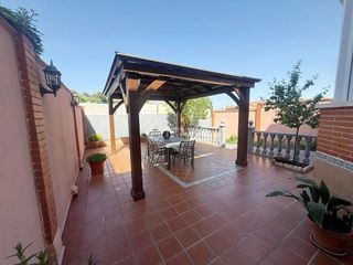 Doppelhaus in Los Barreros. Casa en venta en seseña
