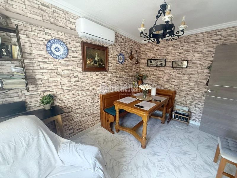 Foto d38d4958-ba46-4b9d-8bea-f4e4fce7a222. Casa aparellada a Los Barreros Seseña