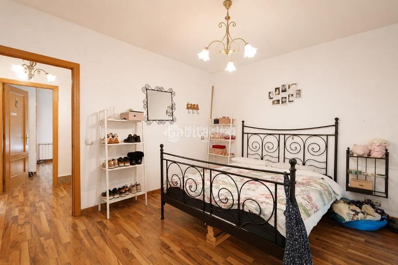 Foto 1a090ae5-fb8d-4017-88ed-b7724c25fd0a. Casa aparellada a Las Lomas Seseña