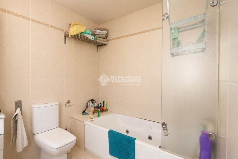 Foto 1c6a4084-62df-4d25-b6ec-2fc1f7cfae96. Casa aparellada a Las Lomas Seseña