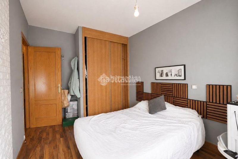 Foto efbbcc78-11de-427e-8c7b-a4d2651fe756. Casa aparellada a Las Lomas Seseña