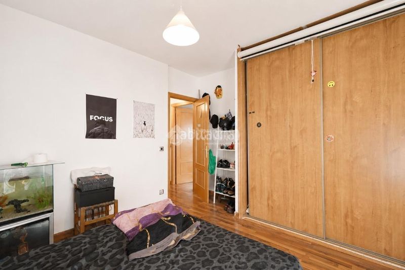 Foto f4935508-39b4-4194-a980-3fb7055d78cf. Casa aparellada a Las Lomas Seseña
