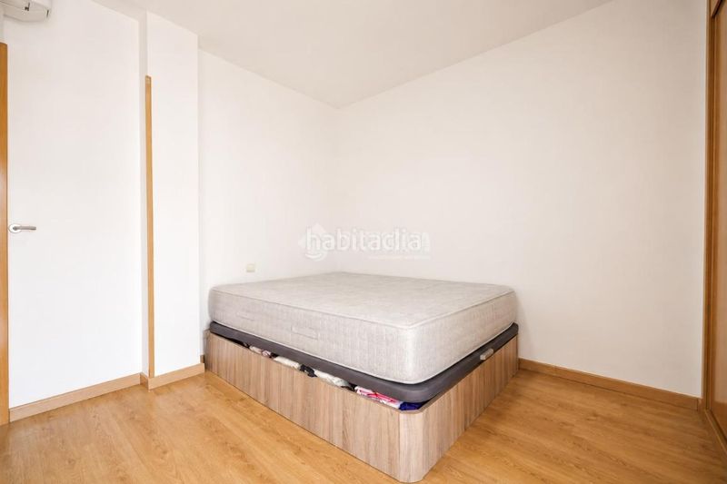 Foto bebcfbdd-3fd7-4814-ae42-960a955ee2bc. Pis amb aparcament a Centro Seseña