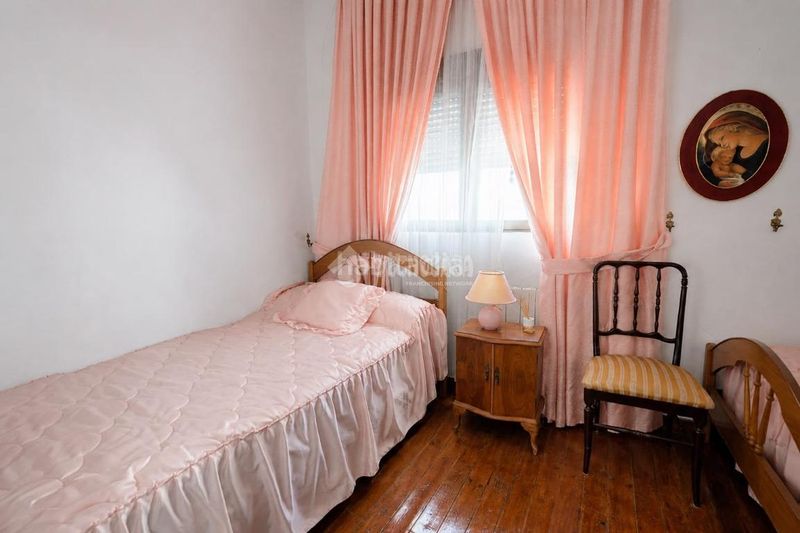 Foto 7be95e26-8ee8-4136-b5c9-110f901d7622. Casa aparellada a Centro Seseña
