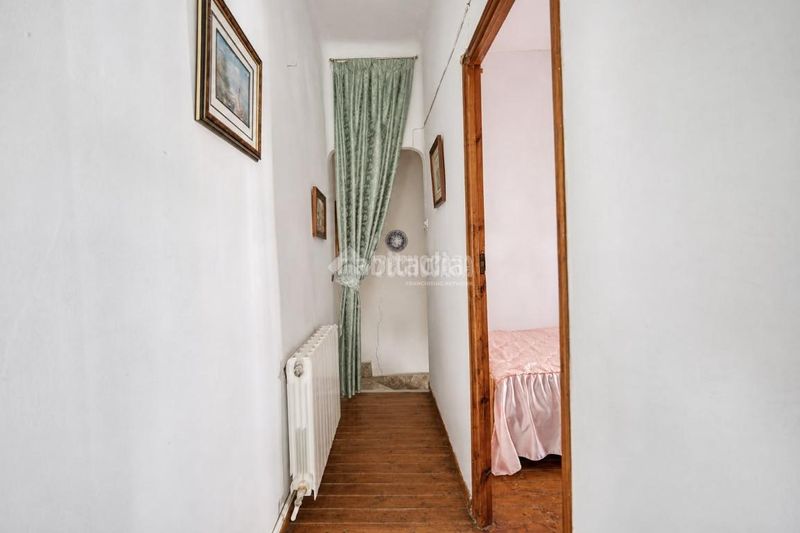 Foto 848bd538-5765-4dbf-91d9-e80cc8675fc0. Casa aparellada a Centro Seseña