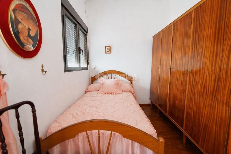 Foto f5f01b25-c846-4442-b7ec-7b3a7bc36708. Casa aparellada a Centro Seseña