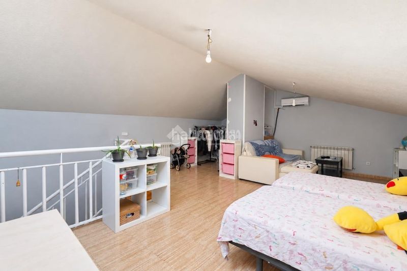 Foto 4f41b6c1-55b6-4e72-aa49-983267d5d884. Casa aparellada a Los Barreros Seseña