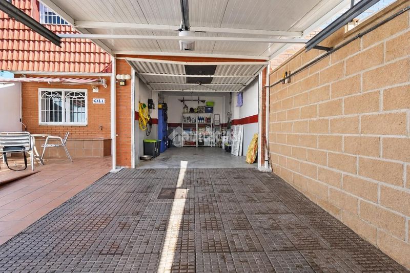 Foto 779e8bbc-8d37-4aa5-b6c7-84c5ac0185cf. Casa aparellada a Los Barreros Seseña