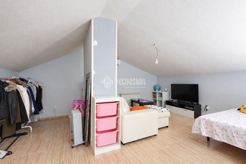 Foto ad1ce3a4-a78c-489e-ba7d-cf9aadc20af5. Casa aparellada a Los Barreros Seseña