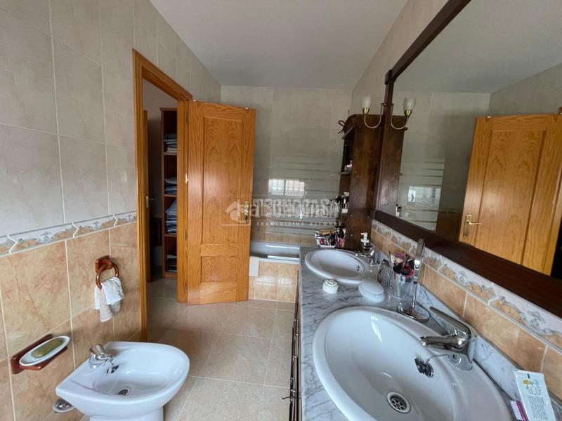 Foto e0da65eb-9e81-4a67-b1f4-fd72239085a8. Casa a Los Barreros Seseña