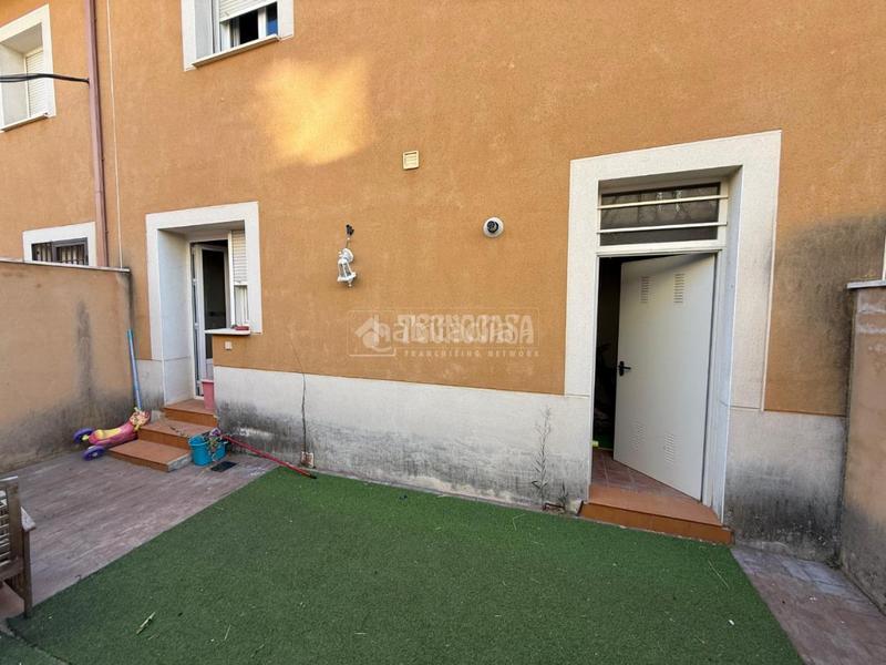 Foto a3a3c347-719f-4655-a61d-2f87b2e69e01. Casa con parcheggio in Los Barreros Seseña