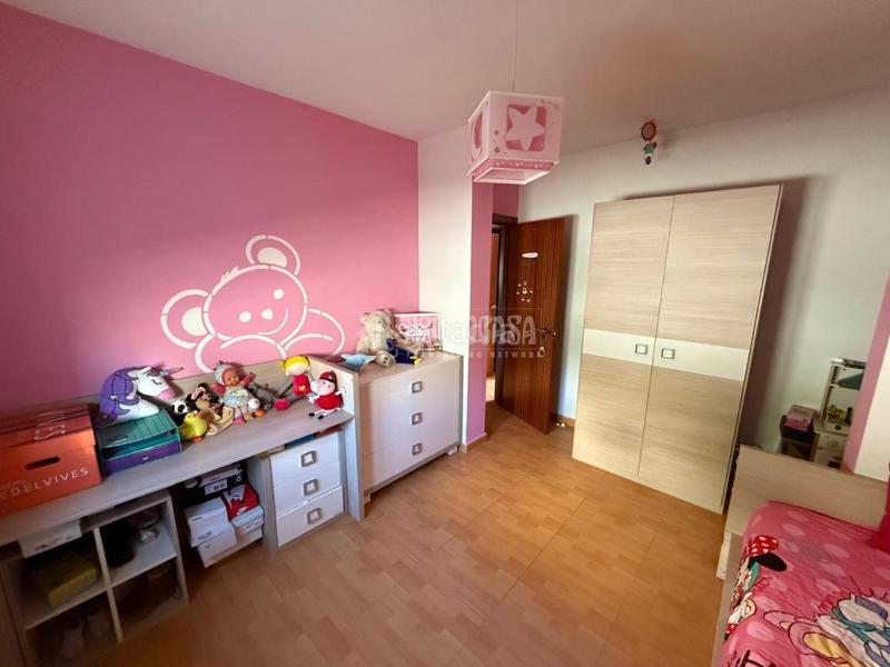 Foto f39093c1-2b33-4dce-bcc6-459b6e645549. Casa con parcheggio in Los Barreros Seseña