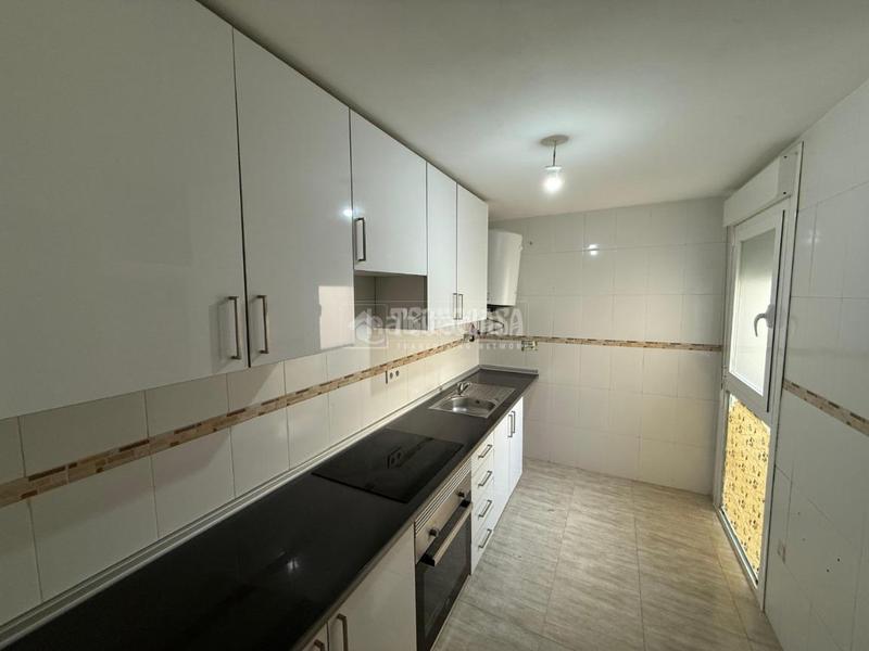 Foto e549f4d2-34db-42a5-8f48-25563f07671c. Etagenwohnung in Lominchar