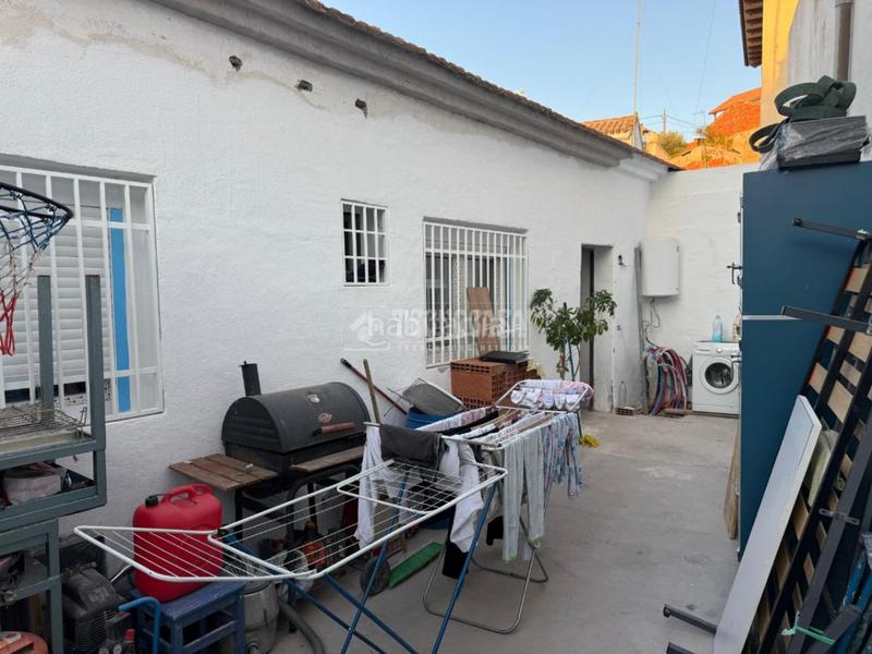 Foto 04894fa3-cc77-4c18-b314-f781c740bae2. Casa aparellada amb aparcament a Centro Seseña