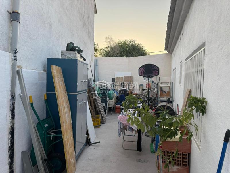 Foto 4c32b5fc-dfa3-4878-9211-d81c341afb51. Casa aparellada amb aparcament a Centro Seseña