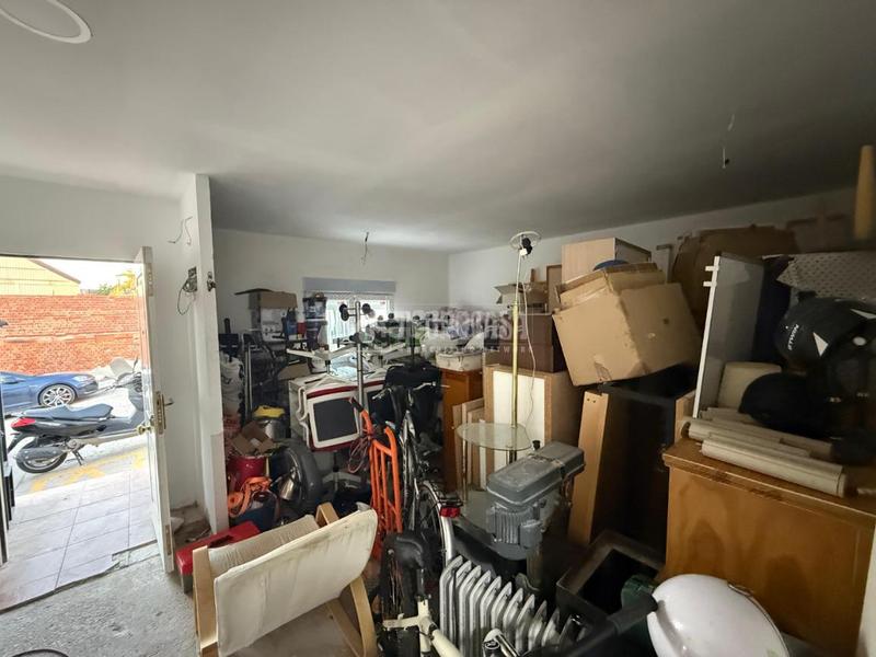 Foto 8e0ed052-cc90-4a6e-b8e8-d328c9c4fe59. Casa aparellada amb aparcament a Centro Seseña