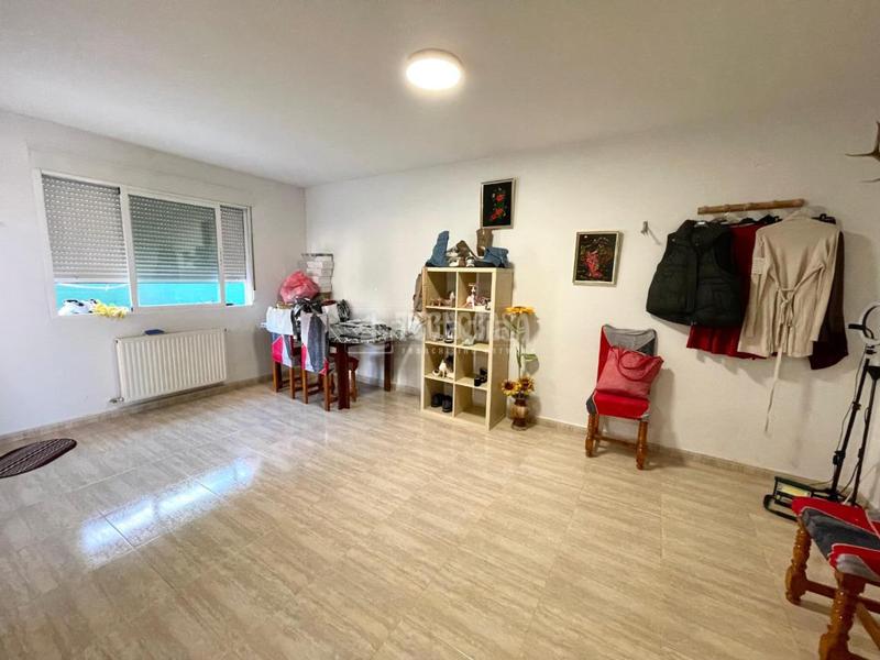 Foto 3ff24bd4-eb26-4bc0-90b1-34c38b7a3c0a. Casa amb aparcament a Los Barreros Seseña