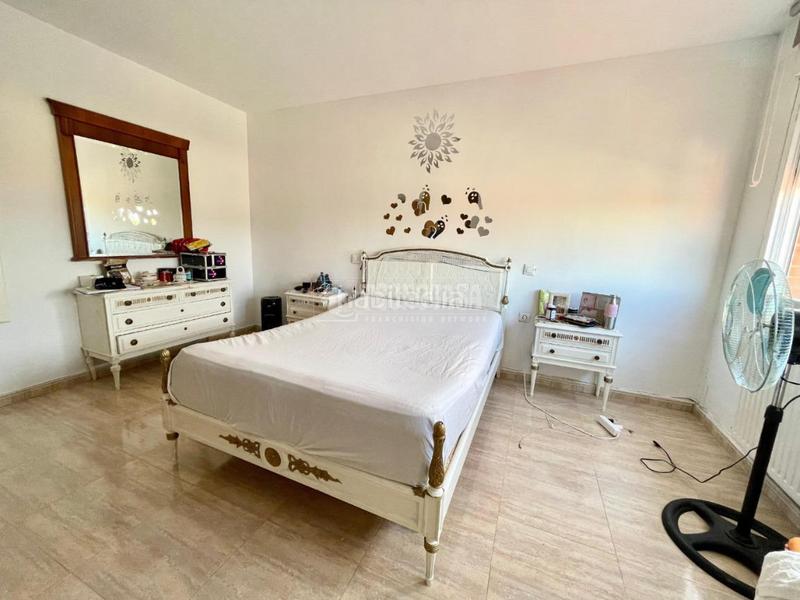 Foto fd633f45-daaa-4768-a9a6-df733b0d284c. Casa amb aparcament a Los Barreros Seseña