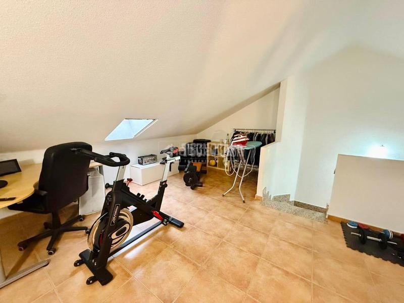 Foto 80d936ce-0656-4431-b832-c2b183d30576. Pis amb aparcament a Las Lomas Seseña