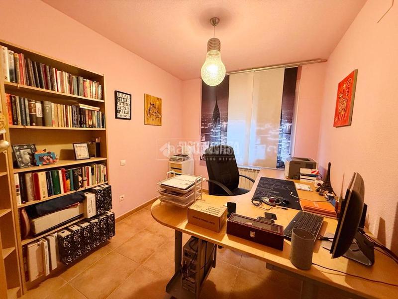 Foto 9ac7a299-fa28-4435-9e2c-7c74c31d0146. Pis amb aparcament a Las Lomas Seseña