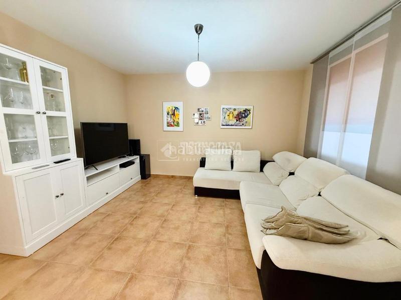 Foto f6d7f998-dbc0-4835-a90e-1fae38d8d439. Pis amb aparcament a Las Lomas Seseña