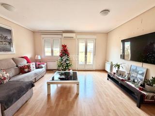 Casa aparellada a San Benito-Soledad-Hispanidad. Casa en venta en ciempozuelos